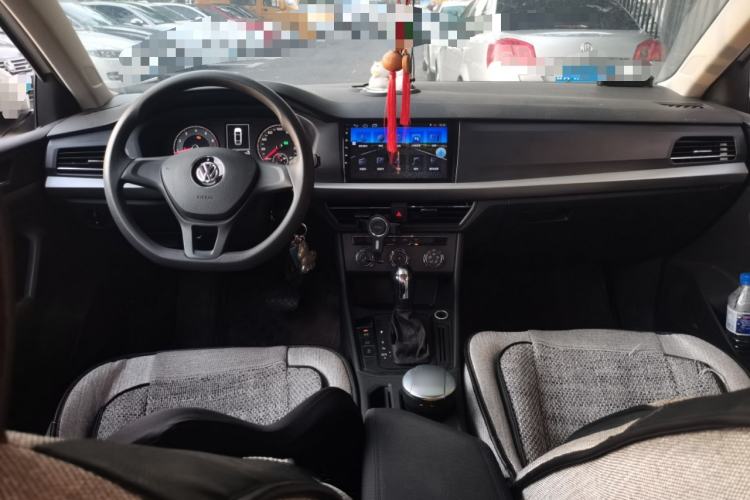 Used Volkswagen Lavida 2019 1.5L Automatic Fashion Edition China VI Center Console