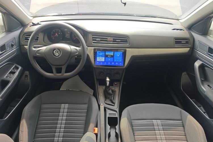 Used Volkswagen Lavida 2019 Lavida Start 1.5L Automatic Trendy Version China VI Standard Center Console