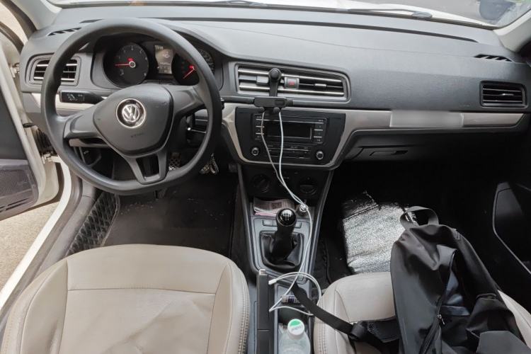 Used Volkswagen Lavida 2019 1.5L Manual Comfort Edition China VI Standard Center Console
