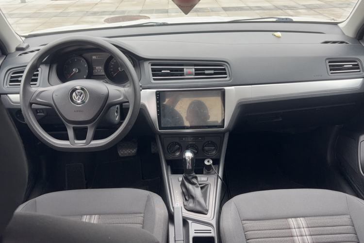 Used Volkswagen Lavida 2019 Lavida Start 1.5L Automatic Trendy Version China VI Standard Center Console