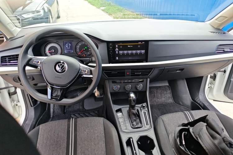 Used Volkswagen Lavida 2019 1.5L Automatic Comfort Edition China VI Standard Center Console