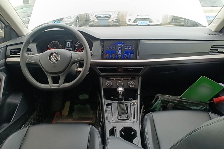 Used Volkswagen Lavida 2019 1.5L Automatic Fashion Edition China VI Center Console
