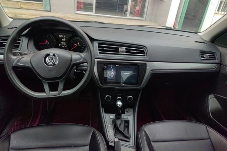 Used Volkswagen Lavida 2019 Lavida Start 1.5L Automatic Trendy Version China VI Standard Center Console