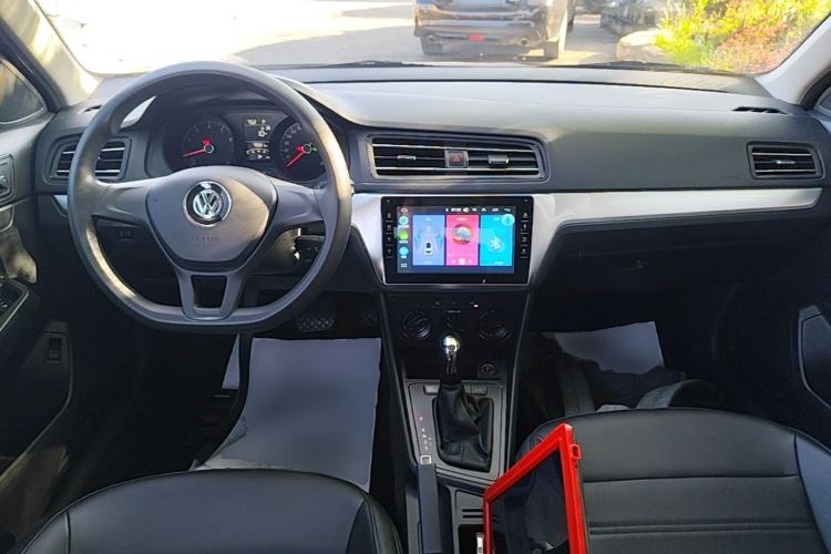 Used Volkswagen Lavida 2019 Lavida Start 1.5L Automatic Trendy Version China VI Standard Center Console