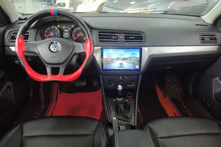 Used Volkswagen Lavida 2019 Lavida Start 1.5L Automatic Trendy Version China VI Standard Center Console