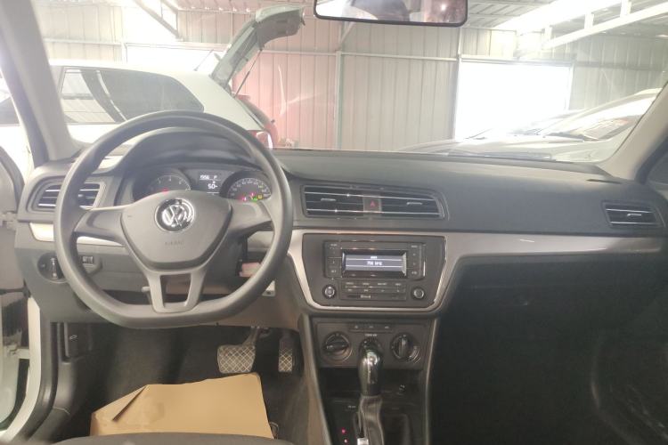 Used Volkswagen Lavida 2019 Lavida Start 1.5L Automatic Trendy Version China VI Standard Center Console