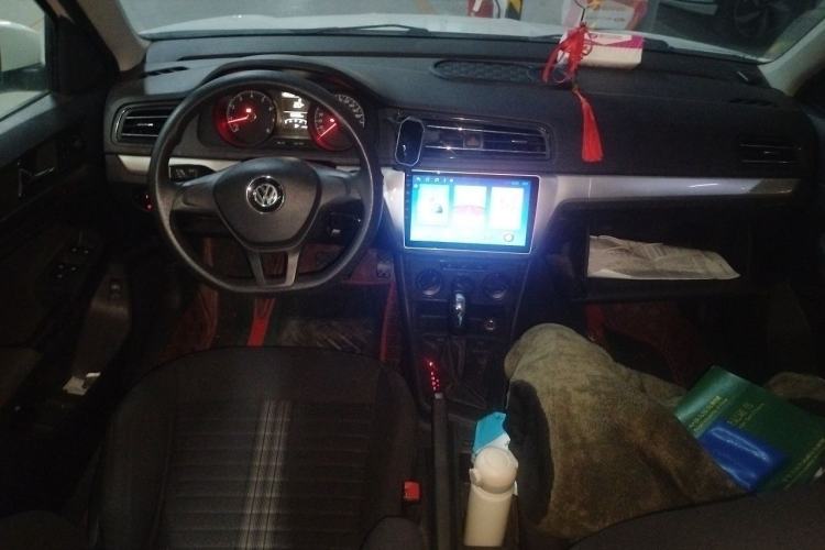 Used Volkswagen Lavida 2019 Lavida Start 1.5L Automatic Trendy Version China VI Standard Center Console