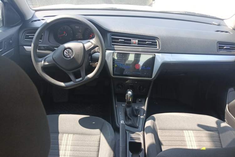 Used Volkswagen Lavida 2019 Lavida Start 1.5L Automatic Trendy Version China VI Standard Center Console