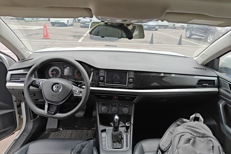 Used Volkswagen Lavida 2019 1.5L Automatic Comfort Edition China VI Standard Center Console