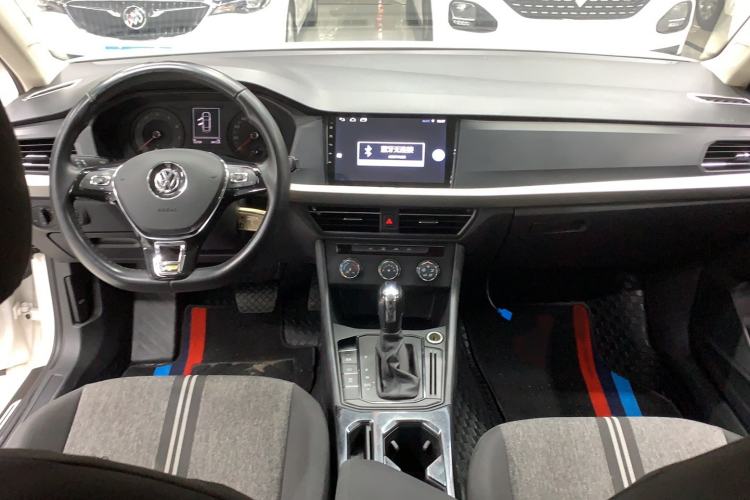 Used Volkswagen Lavida 2019 1.5L Automatic Fashion Edition China VI Center Console