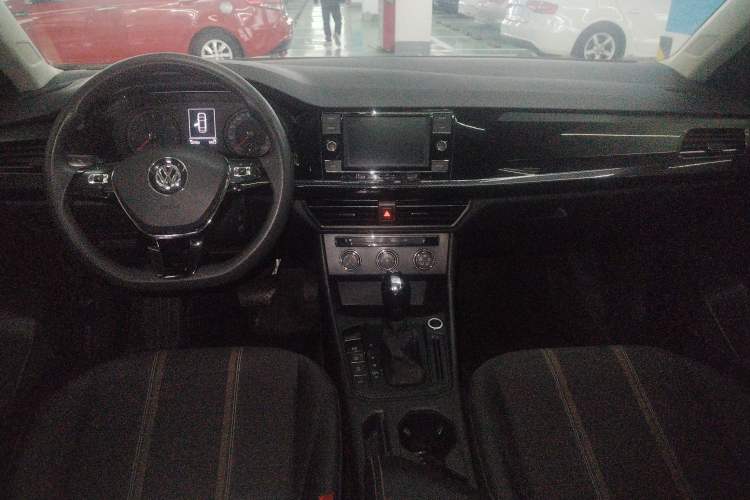 Used Volkswagen Lavida 2019 280TSI DSG Comfort Edition China VI standard Center Console