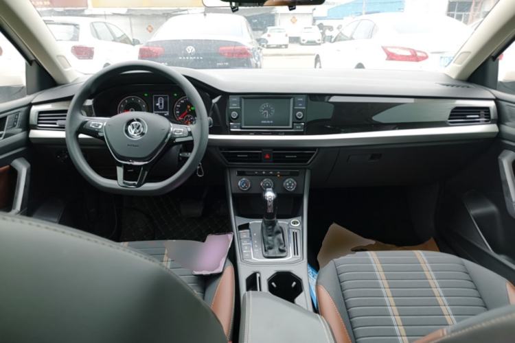 Used Volkswagen Lavida 2019 280TSI DSG Comfort Edition China VI standard Center Console