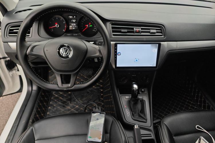 Used Volkswagen Lavida 2019 Lavida Start 1.5L Automatic Trendy Version China VI Standard Center Console