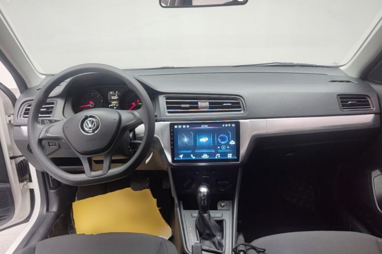 Used Volkswagen Lavida 2019 Lavida Start 1.5L Automatic Trendy Version China VI Standard Center Console