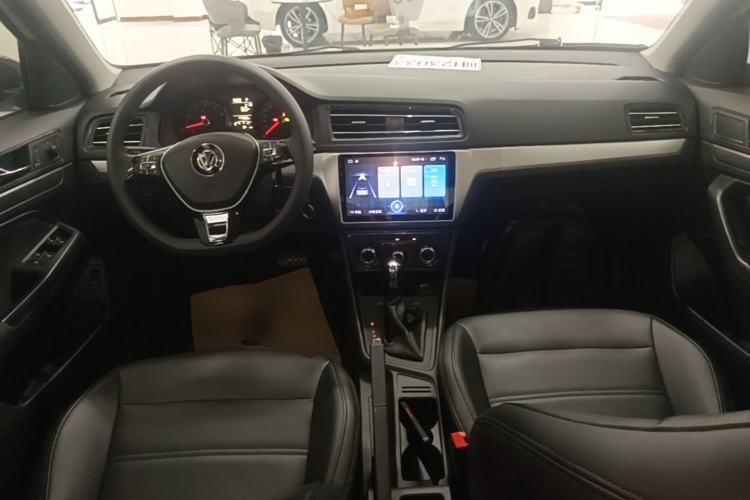 Used Volkswagen Lavida 2019 Lavida Start 1.5L Automatic Trendy Version China VI Standard Center Console