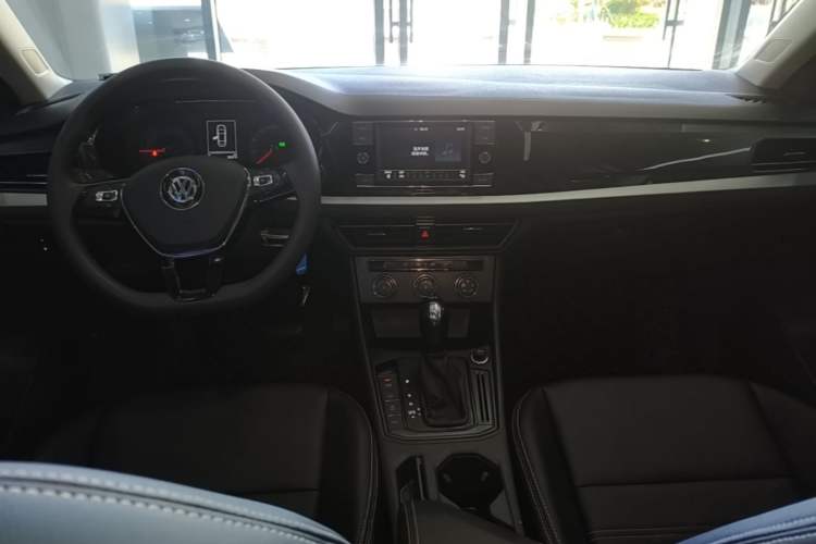 Used Volkswagen Lavida 2019 280TSI DSG Comfort Edition China VI standard Center Console