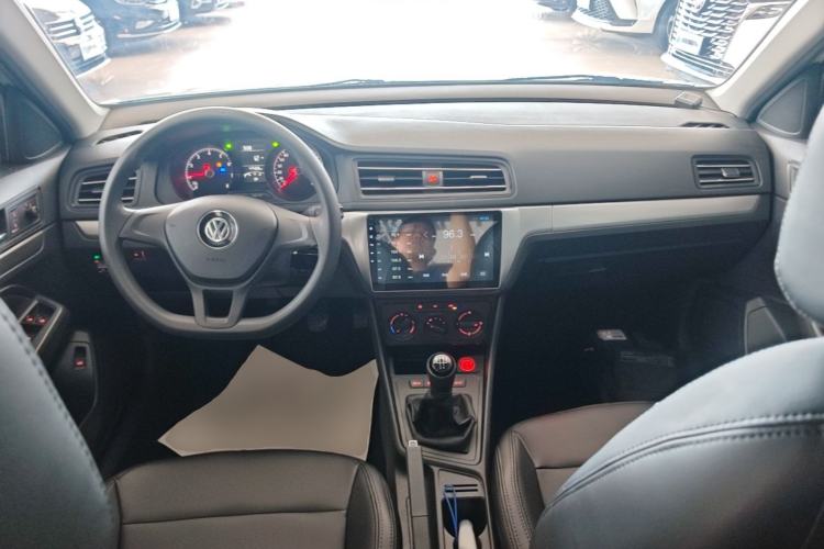 Used Volkswagen Lavida 2019 Lavida Start 1.5L Manual Fashion Edition China VI Standard Center Console