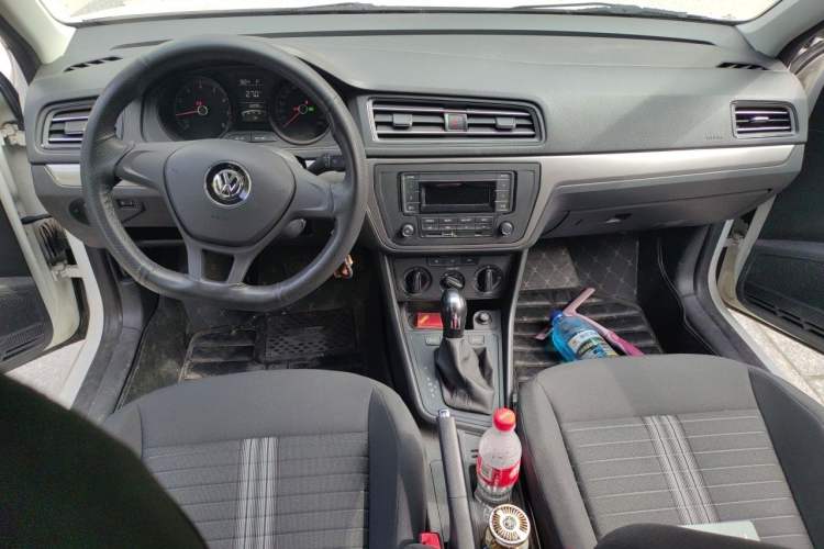 Used Volkswagen Lavida 2019 Lavida Start 1.5L Automatic Trendy Version China VI Standard Center Console