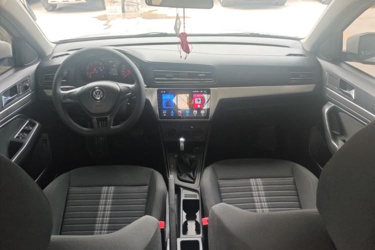 Used Volkswagen Lavida 2019 Lavida Start 1.5L Automatic Trendy Version China VI Standard Center Console