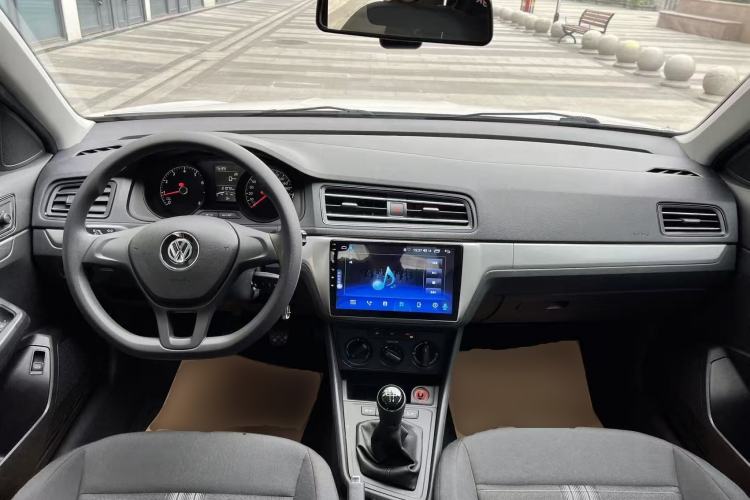 Used Volkswagen Lavida 2019 Lavida Start 1.5L Manual Fashion Edition China VI Standard Center Console