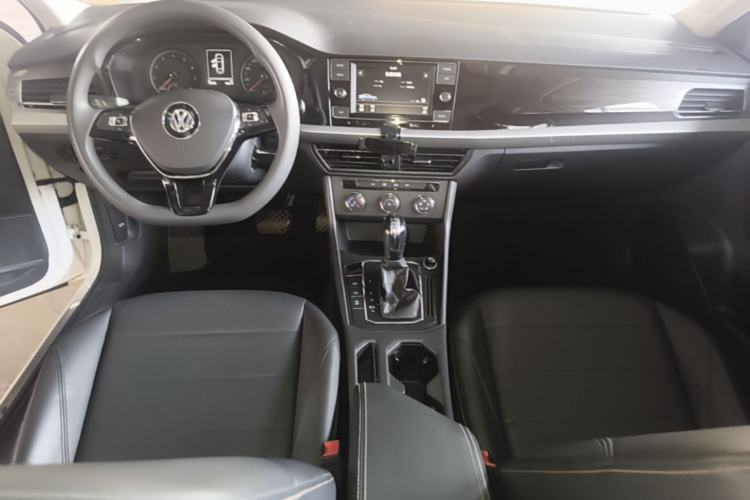 Used Volkswagen Lavida 2019 1.5L Automatic Comfort Edition China VI Standard Center Console