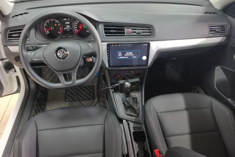 Used Volkswagen Lavida 2019 Lavida Start 1.5L Automatic Trendy Version China VI Standard Center Console