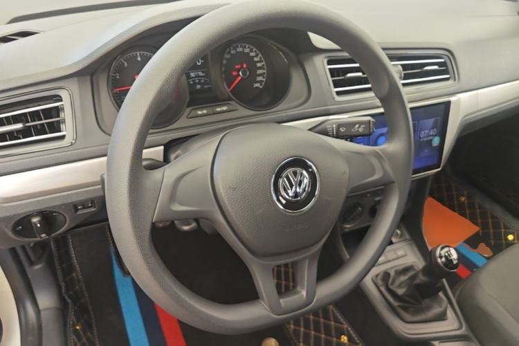 Used Volkswagen Lavida 2019 Lavida Start 1.5L Manual Fashion Edition China VI Standard Center Console