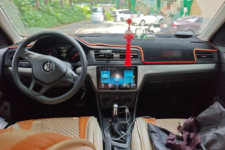Used Volkswagen Lavida 2019 Lavida Start 1.5L Automatic Trendy Version China VI Standard Center Console