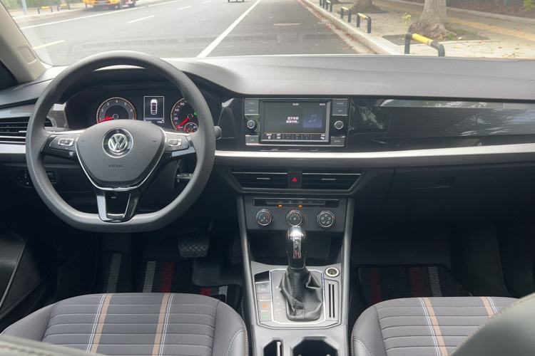 Used Volkswagen Lavida 2019 280TSI DSG Comfort Edition China VI standard Center Console