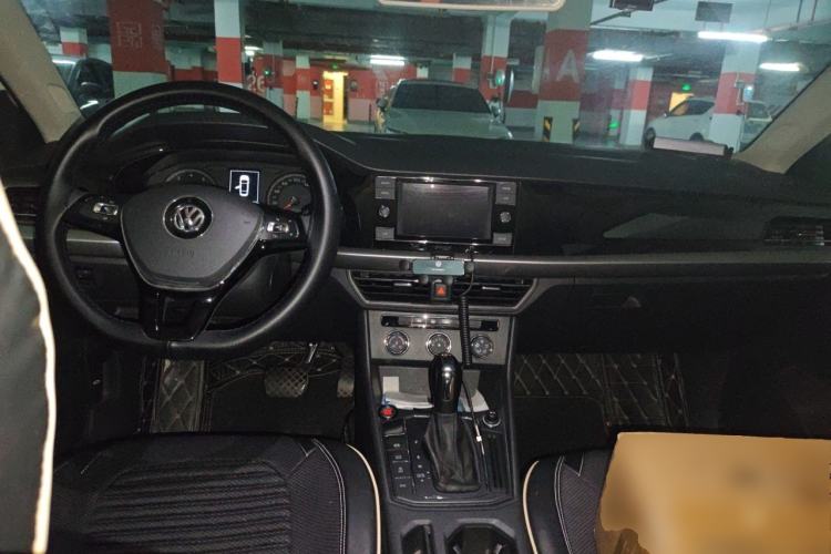 Used Volkswagen Lavida 2019 280TSI DSG Comfort Edition China VI standard Center Console