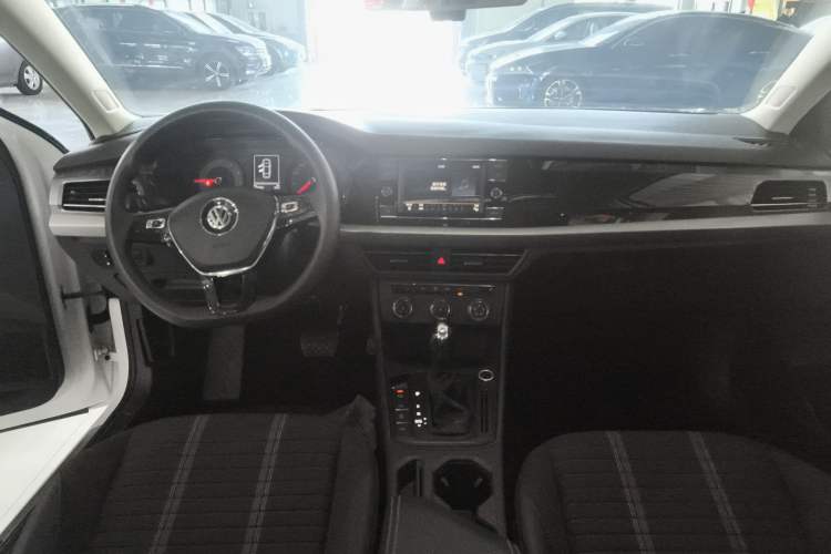 Used Volkswagen Lavida 2019 280TSI DSG Comfort Edition China VI standard Center Console