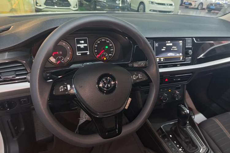 Used Volkswagen Lavida 2019 280TSI DSG Comfort Edition China VI standard Center Console