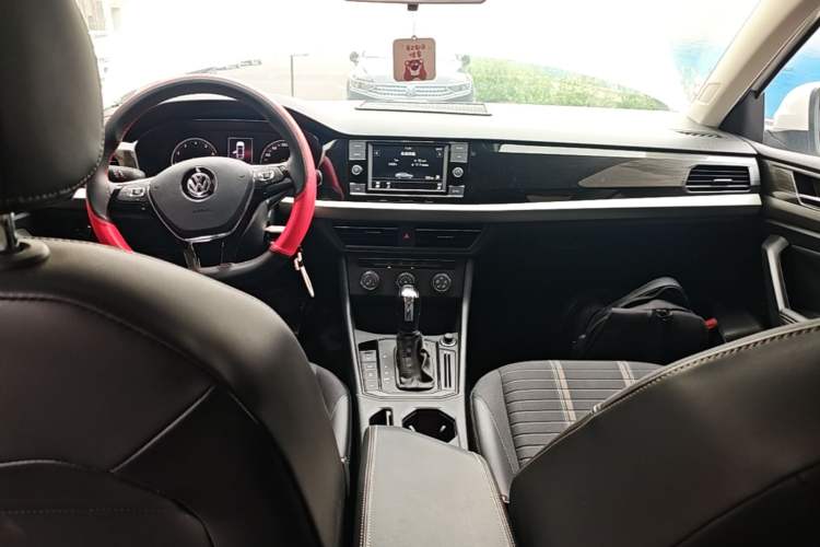 Used Volkswagen Lavida 2019 280TSI DSG Comfort Edition China VI standard Center Console