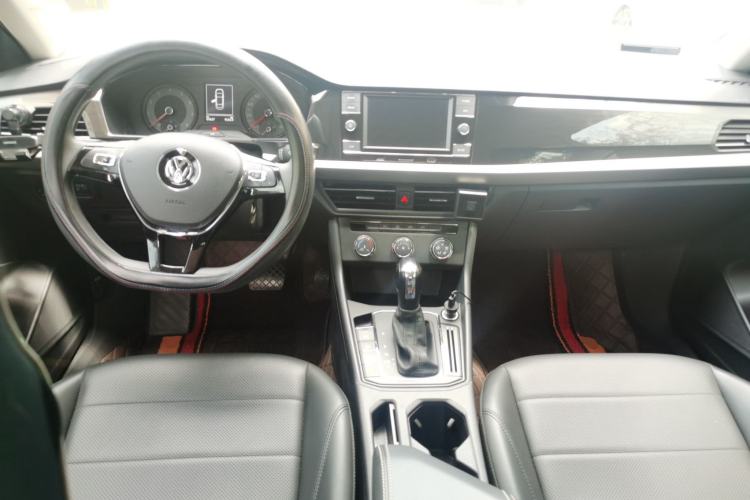 Used Volkswagen Lavida 2019 1.5L Automatic Comfort Edition China VI Standard Center Console