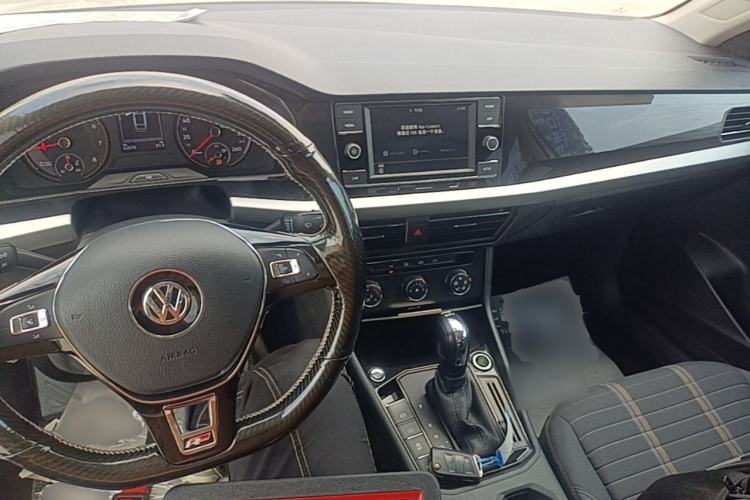 Used Volkswagen Lavida 2019 280TSI DSG Comfort Edition China VI standard Center Console