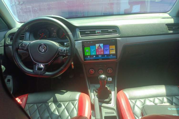 Used Volkswagen Lavida 2019 Lavida Start 1.5L Manual Fashion Edition China VI Standard Center Console