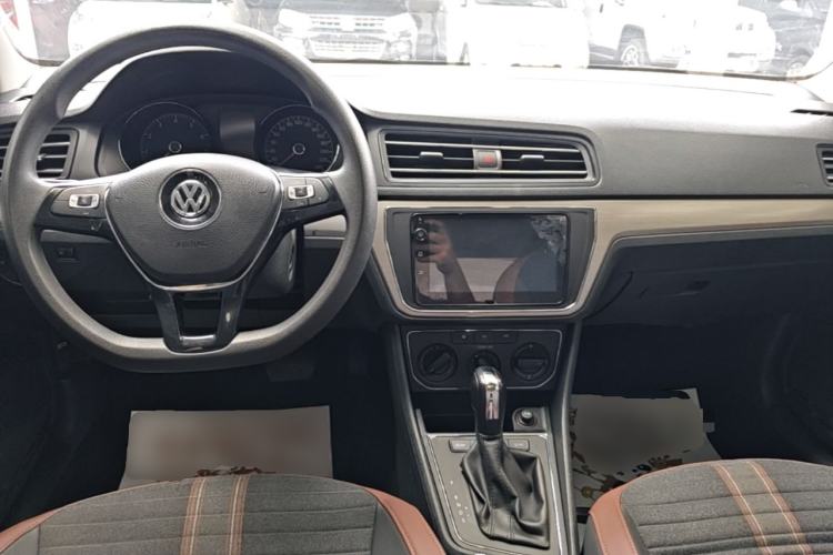 Used Volkswagen Lavida 2019 Lavida Start 1.5L Automatic Comfort Edition China VI Standard Center Console