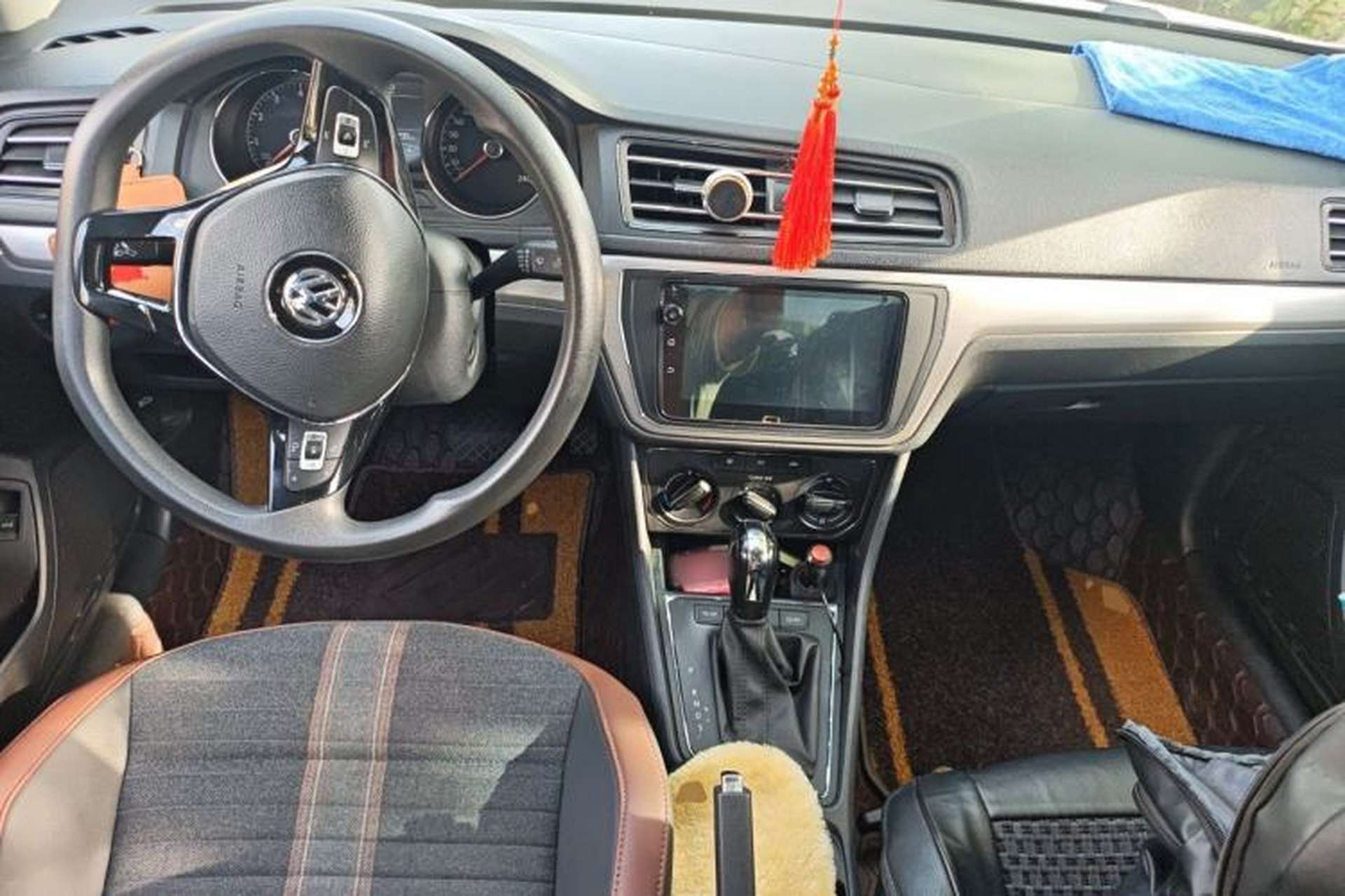 Used Volkswagen Lavida 2019 Lavida Start 1.5L Automatic Comfort Edition China VI Standard Center Console