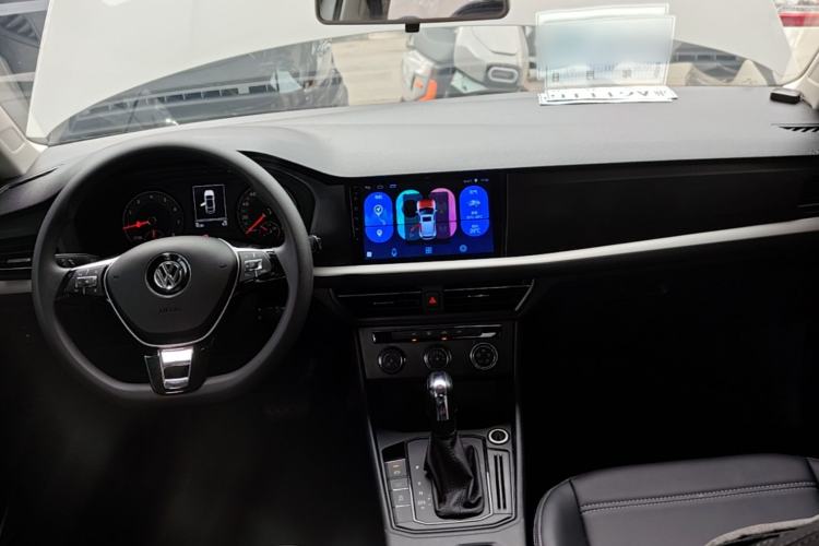 Used Volkswagen Lavida 2019 1.5L Automatic Fashion Edition China VI Center Console