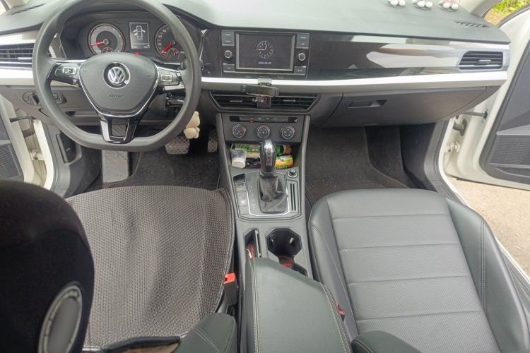 Used Volkswagen Lavida 2019 1.5L Automatic Comfort Edition China VI Standard Center Console