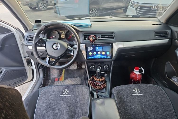 Used Volkswagen Lavida 2019 Lavida Start 1.5L Automatic Trendy Version China VI Standard Center Console