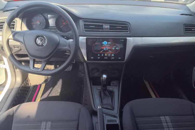 Used Volkswagen Lavida 2019 Lavida Start 1.5L Automatic Trendy Version China VI Standard Center Console