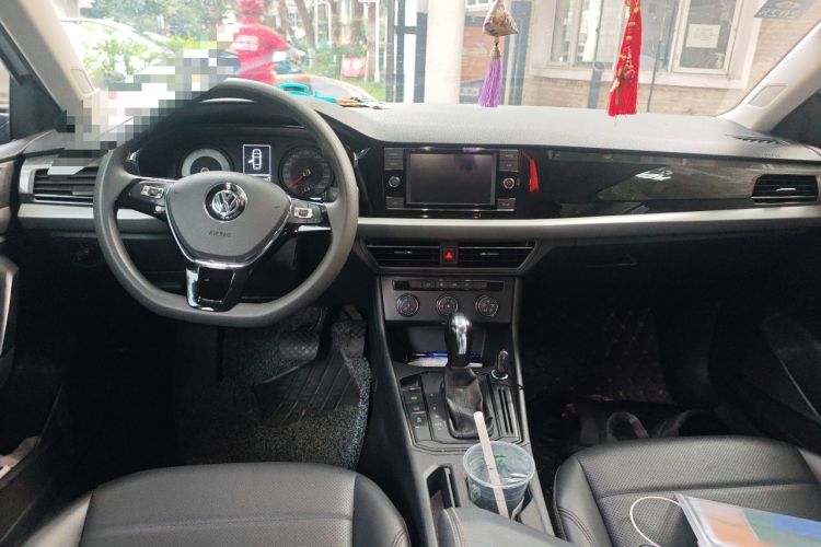 Used Volkswagen Lavida 2019 1.5L Automatic Comfort Edition China VI Standard Center Console