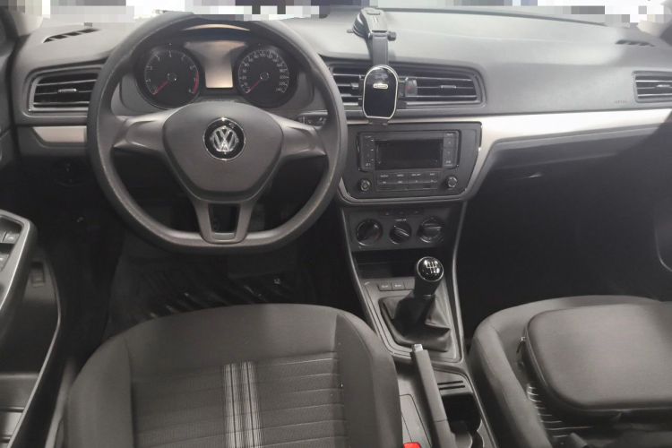 Used Volkswagen Lavida 2019 Lavida Start 1.5L Manual Fashion Edition China VI Standard Center Console