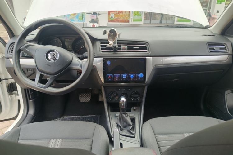 Used Volkswagen Lavida 2019 Lavida Start 1.5L Automatic Trendy Version China VI Standard Center Console