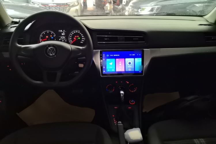 Used Volkswagen Lavida 2019 Lavida Start 1.5L Automatic Trendy Version China VI Standard Center Console