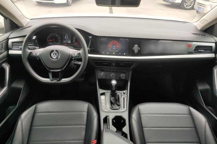 Used Volkswagen Lavida 2019 1.5L Automatic Comfort Edition China VI Standard Center Console