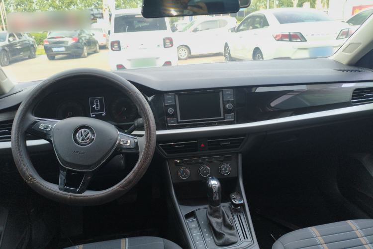 Used Volkswagen Lavida 2019 280TSI DSG Comfort Edition China VI standard Center Console