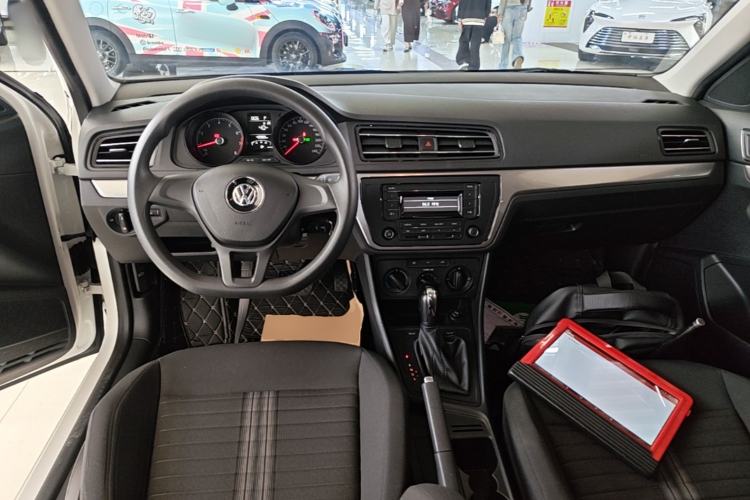 Used Volkswagen Lavida 2019 Lavida Start 1.5L Automatic Trendy Version China VI Standard Center Console