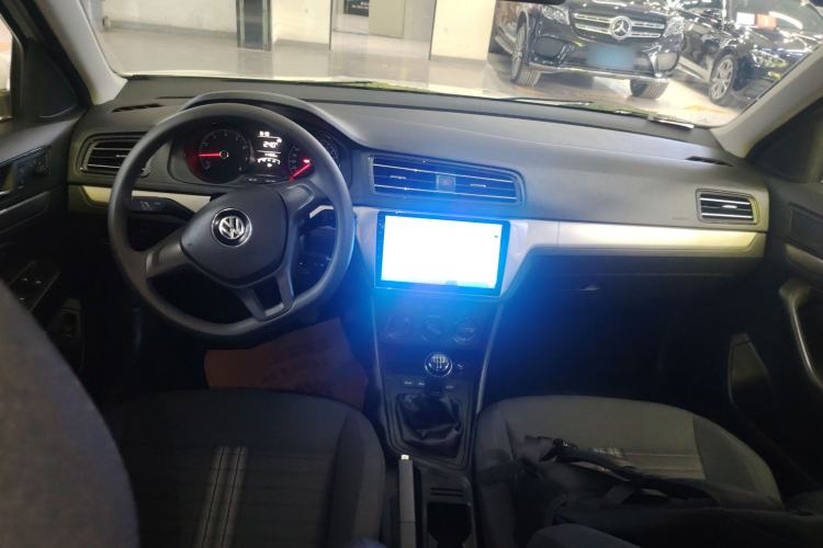 Used Volkswagen Lavida 2019 Lavida Start 1.5L Manual Fashion Edition China VI Standard Center Console